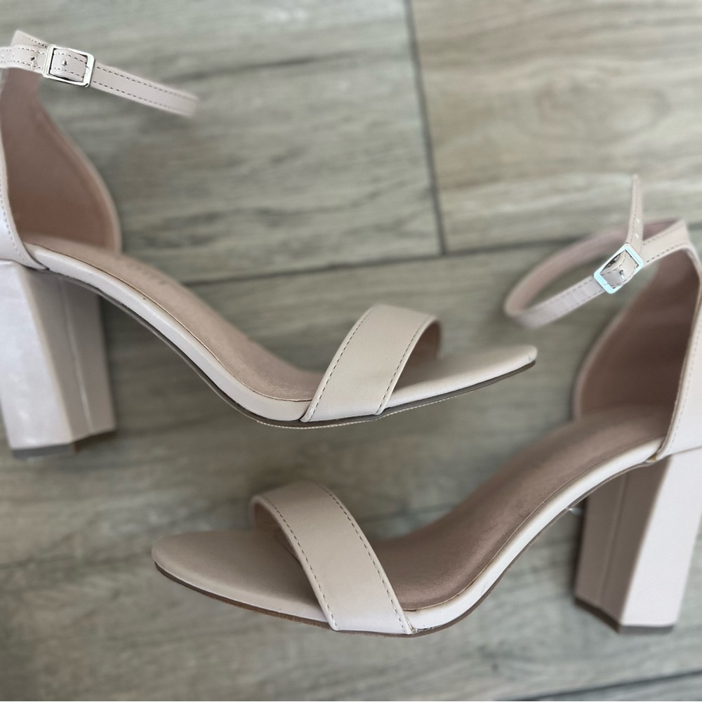NWOB Madden Girl BEELLA Ankle Strap Dress Heels Blush Beige Womens Size 6.5